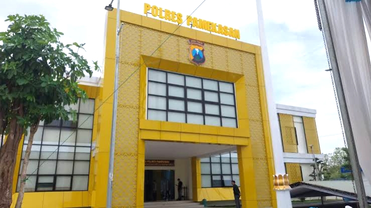 Halaman Polres Pamekasan.