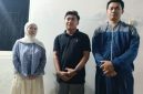 Keterangan Foto: Kepala SPPG Proppo Pangorayan, Thowilus Shidqi, menanggapi polemik video viral MBG dengan menjelaskan variasi menu kebab serta meluruskan isu terkait kepemilikan dapur penyedia program.