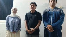 Keterangan Foto: Kepala SPPG Proppo Pangorayan, Thowilus Shidqi, menanggapi polemik video viral MBG dengan menjelaskan variasi menu kebab serta meluruskan isu terkait kepemilikan dapur penyedia program.